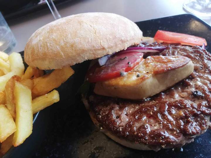 Burger avec viande grillée Laxou